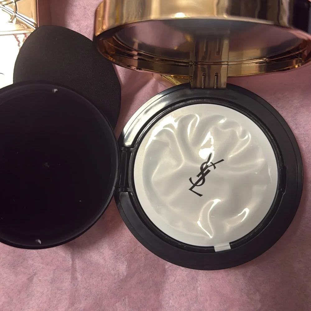 YSL Cushion Foundation Touche Eclat Glow Pact Couture Lmt Edition B10 Porcelain